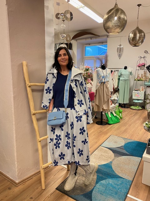 OUTFIT ROCK /SHIRT GESTREIFT IN BLAU